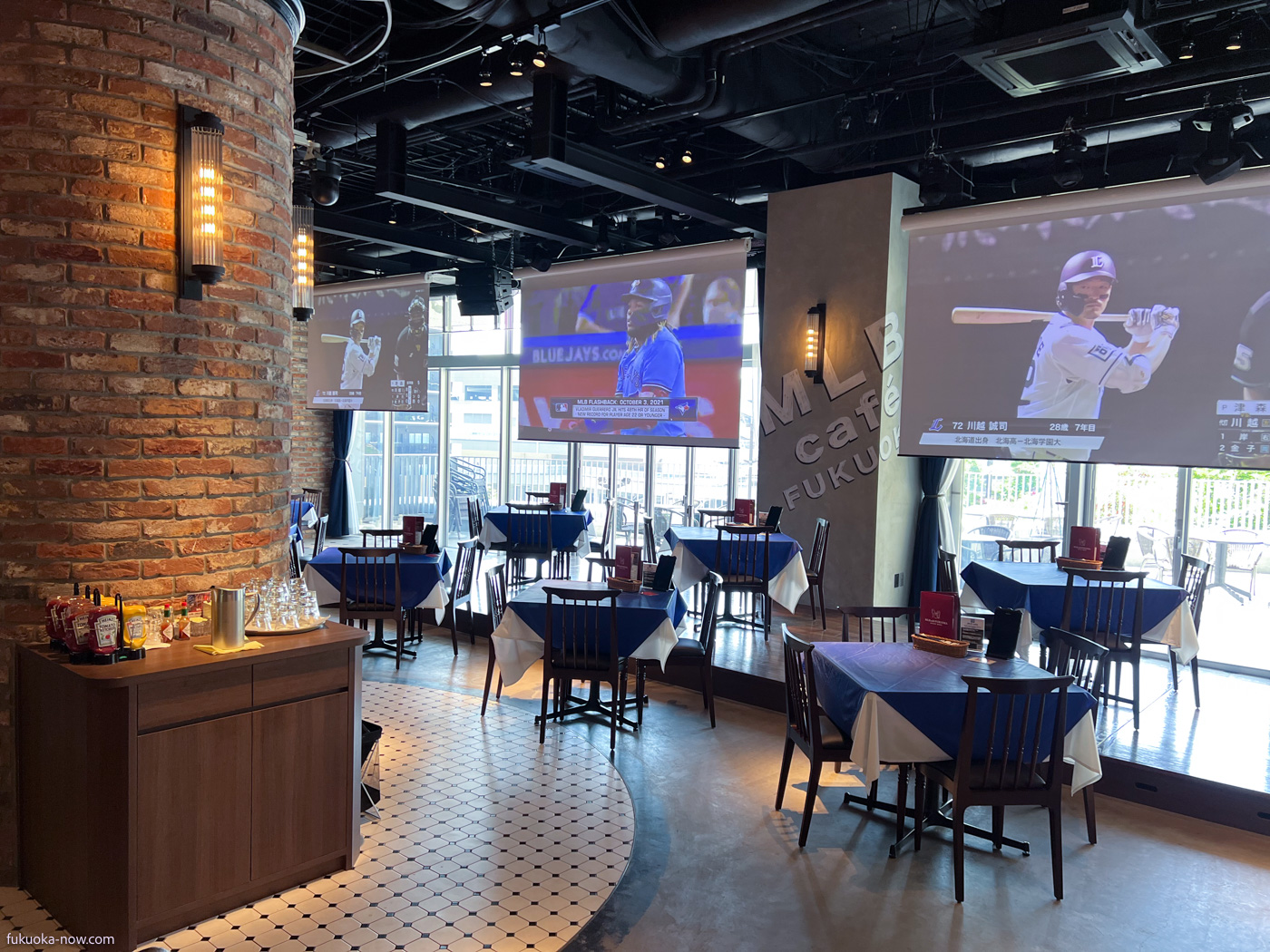  A sports bar in Ezo Fukuoka, E zo福岡にあるスポーツバー、MLB café Fukuoka