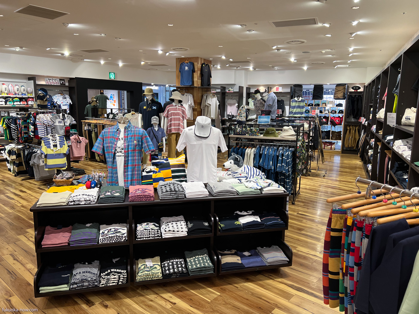 Canterbury Shop Fukuoka in SeaHawk Galleria, Momochi Now シーホークギャレリアのカンタベリーショップ福岡