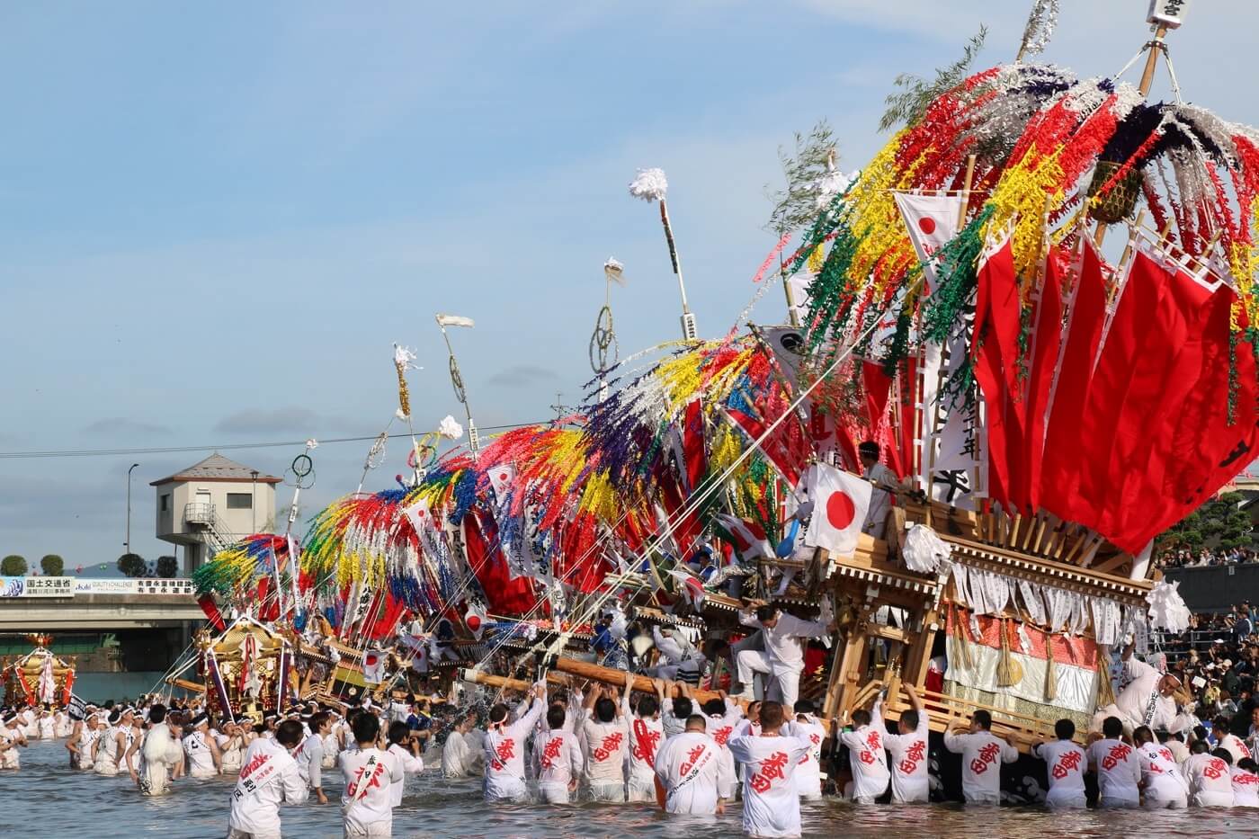 Kawawatari Jinkosai Festival, 風治八幡宮 川渡り神幸祭