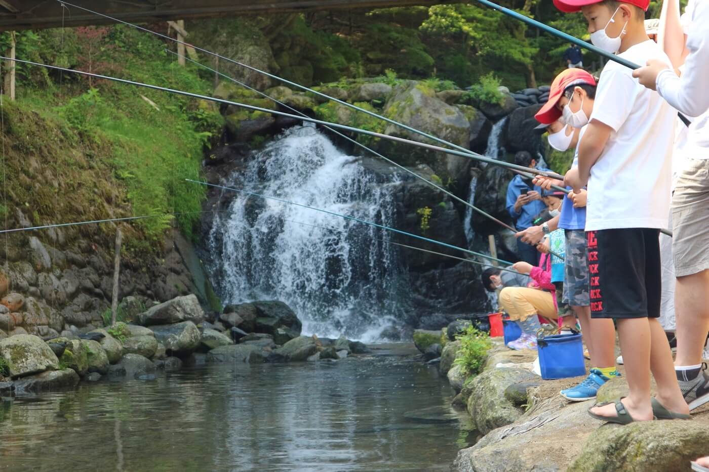 Shiraito Falls Fureai-no-Sato: Yamame Fishing Festival, 白糸の滝ふれあいの里 やまめ釣りまつり