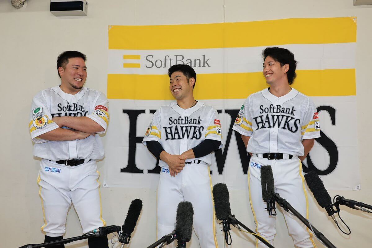 SoftBank Players Yamakawa and Kurihara Selected for All-Star Game