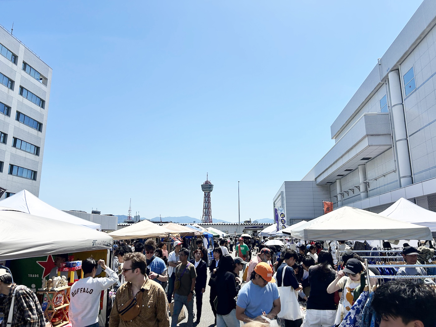 The 7th Hakata Port Antique Flea Market | Fukuoka Now